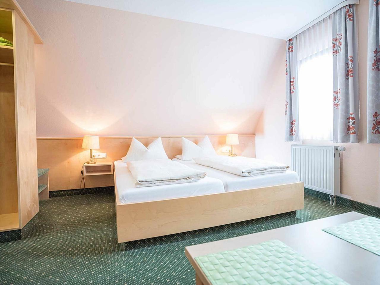 Gaestehaus Moenchshof Sommerhausen Bagian luar foto